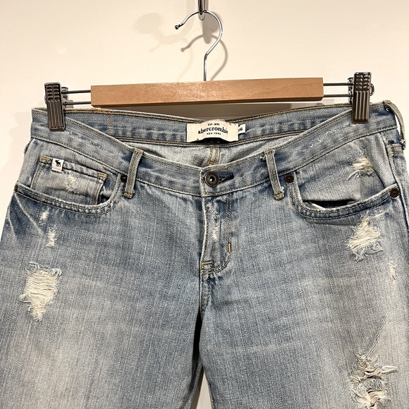 Abercrombie Kids girl’s jeans, distressed, light wash - Picture 2 of 8